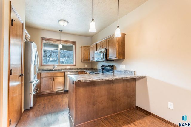 2704 E Tranquility Pl Place, Sioux Falls, SD 57108