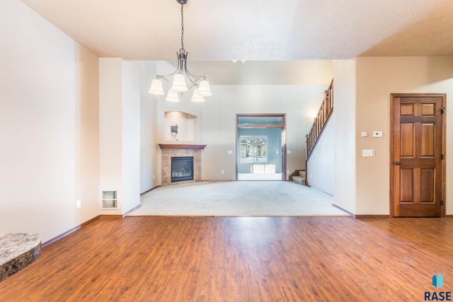 2704 E Tranquility Pl Place, Sioux Falls, SD 57108