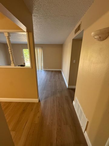 312 N N Santa Ana St, Los Banos, CA 93635