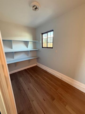 312 N N Santa Ana St, Los Banos, CA 93635