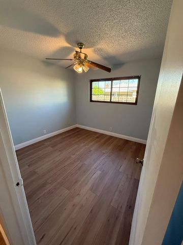 312 N N Santa Ana St, Los Banos, CA 93635