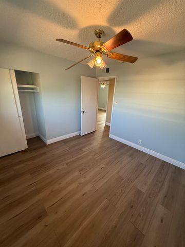 312 N N Santa Ana St, Los Banos, CA 93635