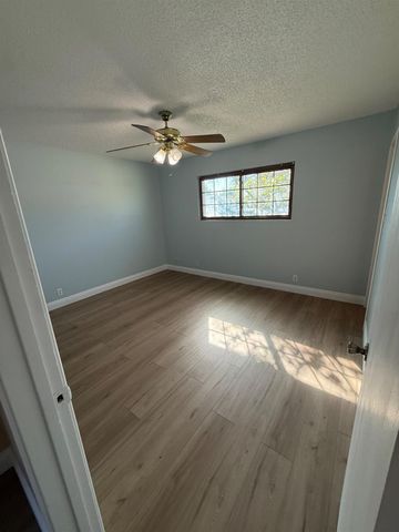 312 N N Santa Ana St, Los Banos, CA 93635