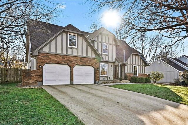 8011 W 113th Street, Overland Park, KS 66210