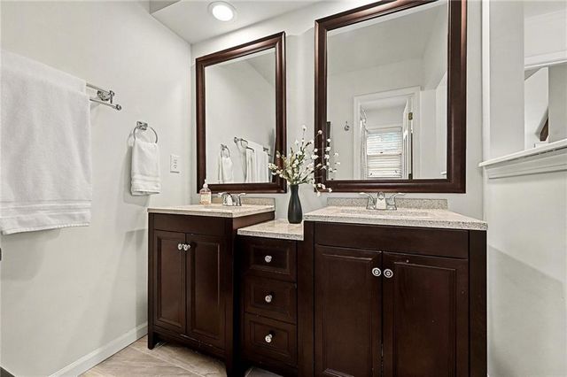 8011 W 113th Street, Overland Park, KS 66210