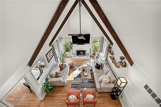 8011 W 113th Street, Overland Park, KS 66210