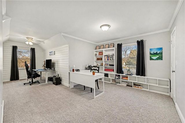 8011 W 113th Street, Overland Park, KS 66210