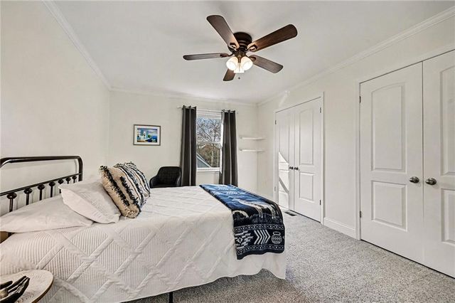 8011 W 113th Street, Overland Park, KS 66210