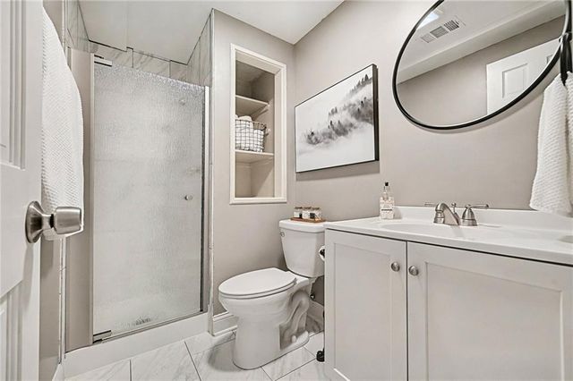 8011 W 113th Street, Overland Park, KS 66210