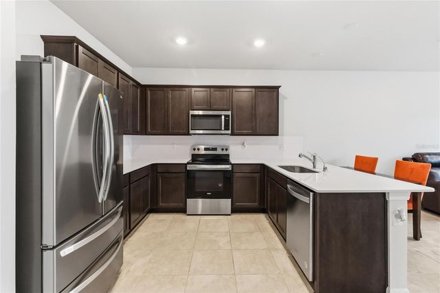 6910 REVERIE PARK AVE STREET, Orlando, FL 32829