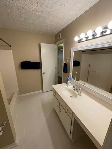 803 Wynnes Ridge SE Circle, Marietta, GA 30067