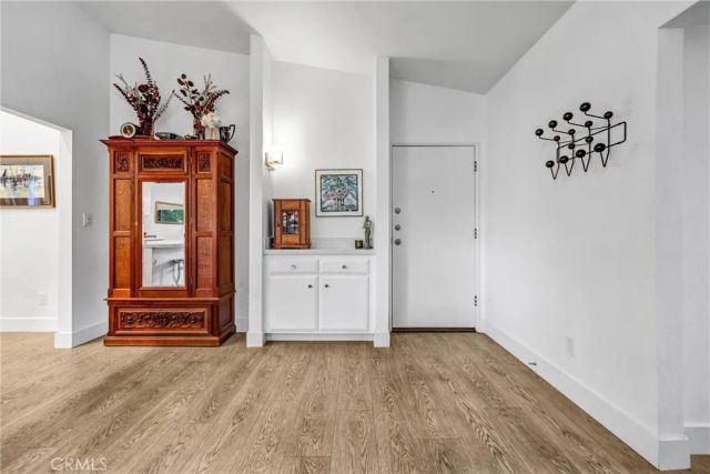 5805 Whitsett Avenue 201, Valley Village, CA 91607