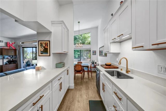 5805 Whitsett Avenue 201, Valley Village, CA 91607