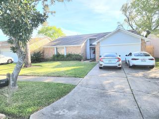 3030 Shawnee Drive, Sugar Land, TX 77479