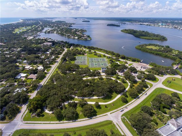 618 Holly Road, Vero Beach, FL 32963