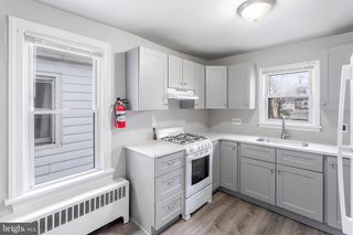 243 CONOVER ST #2, Burlington, NJ 08016
