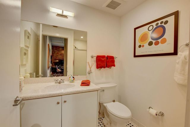 185 NE 4th Avenue 203, Delray Beach, FL 33483