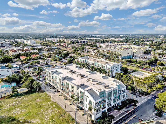 185 NE 4th Avenue 203, Delray Beach, FL 33483