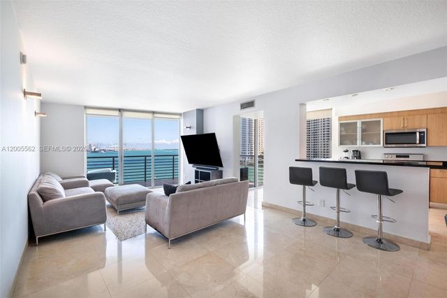 325 S Biscayne Blvd 823, Miami, FL 33131