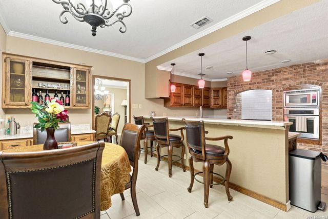 100 Elizabeth Ann Ct., Castle Hills, TX 78213