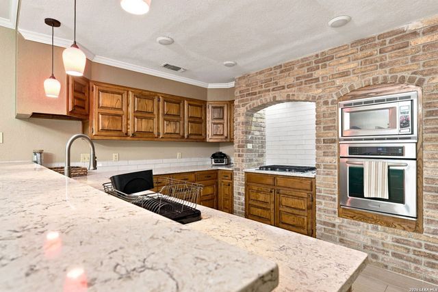 100 Elizabeth Ann Ct., Castle Hills, TX 78213