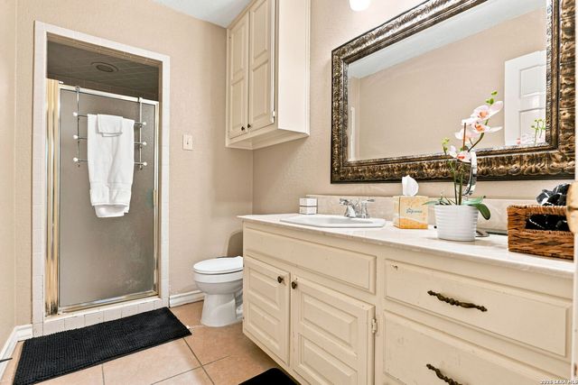 100 Elizabeth Ann Ct., Castle Hills, TX 78213
