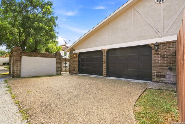 100 Elizabeth Ann Ct., Castle Hills, TX 78213
