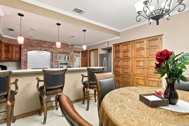 100 Elizabeth Ann Ct., Castle Hills, TX 78213