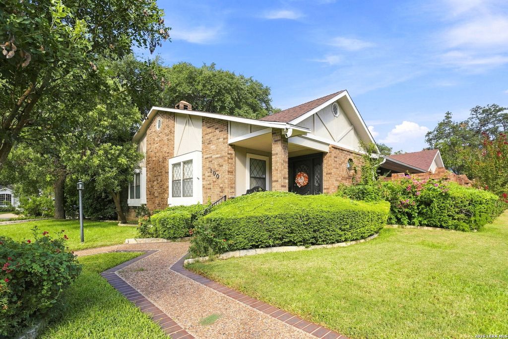 100 Elizabeth Ann Ct., Castle Hills, TX 78213