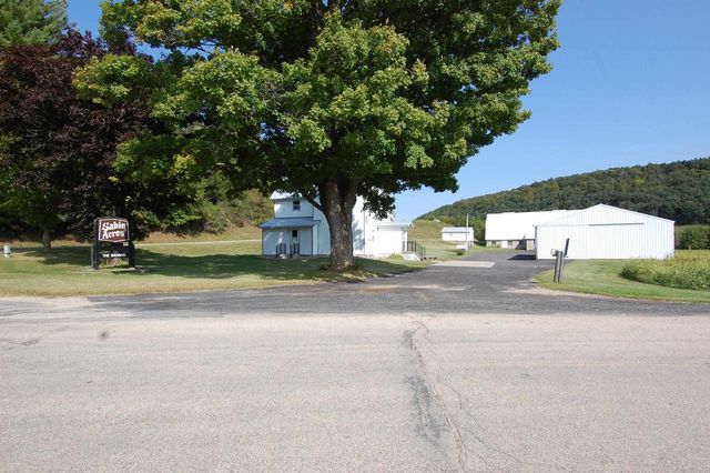 18525 County Road E, Richland Center, WI 53581