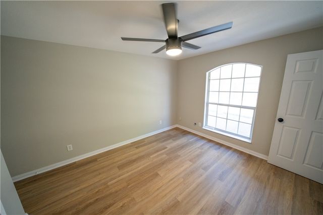 3721 N Creek Cr, Corpus Christi, TX 78410