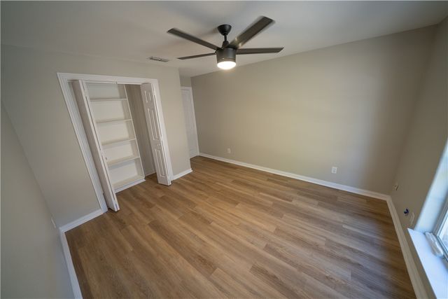 3721 N Creek Cr, Corpus Christi, TX 78410