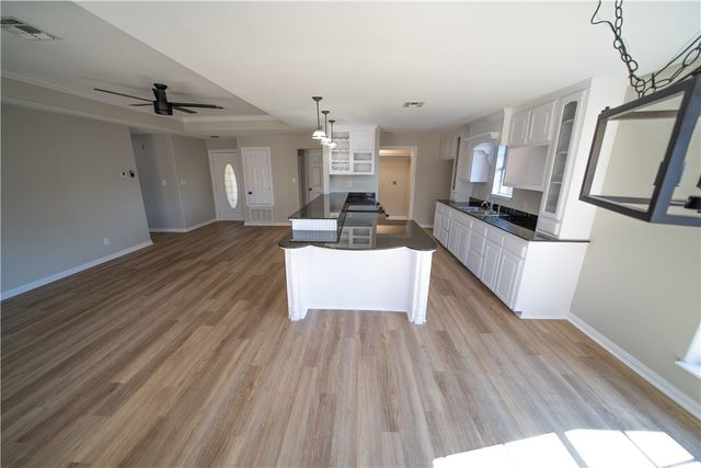 3721 N Creek Cr, Corpus Christi, TX 78410