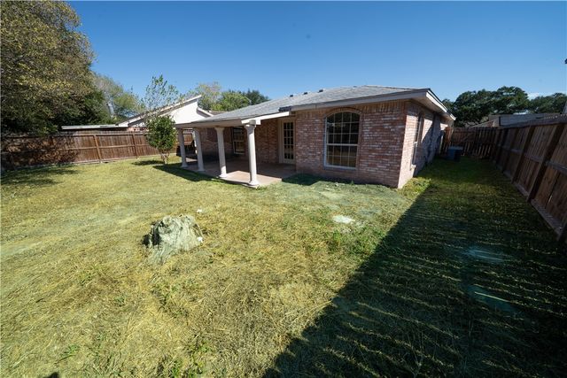 3721 N Creek Cr, Corpus Christi, TX 78410