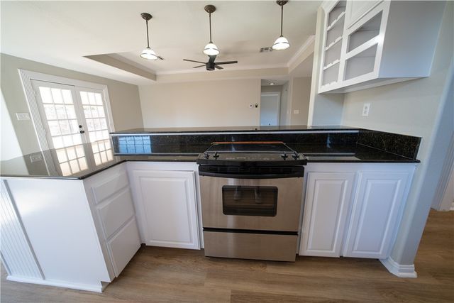 3721 N Creek Cr, Corpus Christi, TX 78410