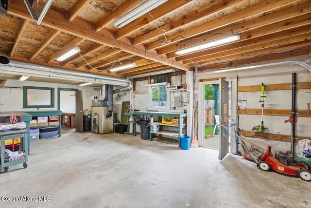 348 Glidden Ave, Priest River, ID 83856