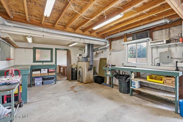 348 Glidden Ave, Priest River, ID 83856