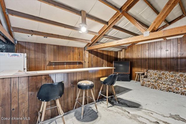348 Glidden Ave, Priest River, ID 83856