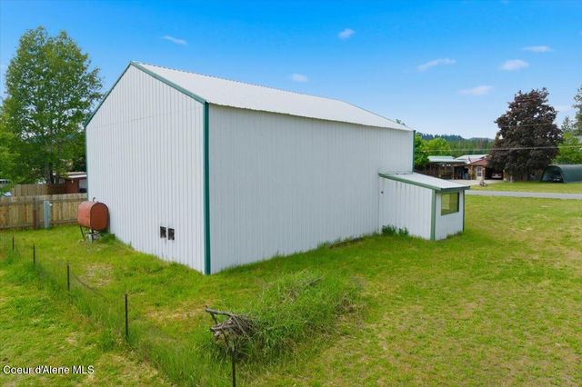 348 Glidden Ave, Priest River, ID 83856