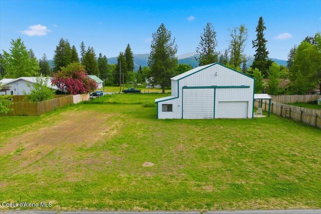 348 Glidden Ave, Priest River, ID 83856