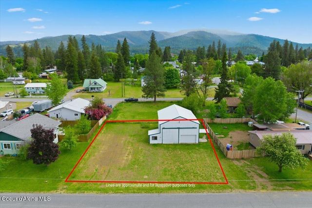 348 Glidden Ave, Priest River, ID 83856