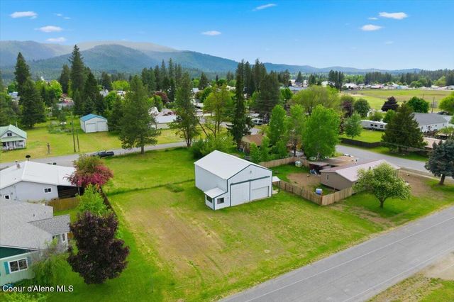 348 Glidden Ave, Priest River, ID 83856