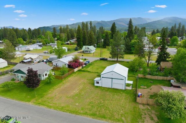 348 Glidden Ave, Priest River, ID 83856