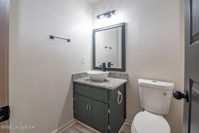102 Kristen Ct, Radcliff, KY 40160