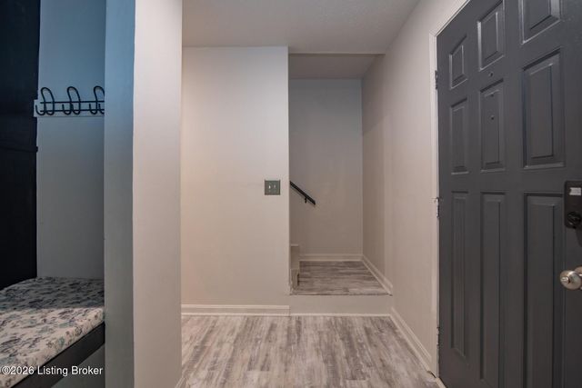 102 Kristen Ct, Radcliff, KY 40160