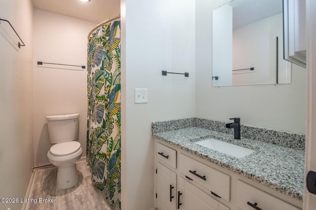 102 Kristen Ct, Radcliff, KY 40160