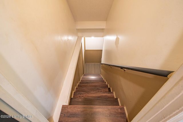 102 Kristen Ct, Radcliff, KY 40160