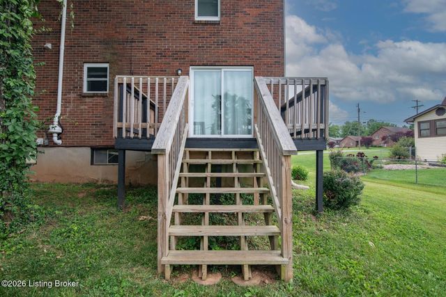 102 Kristen Ct, Radcliff, KY 40160