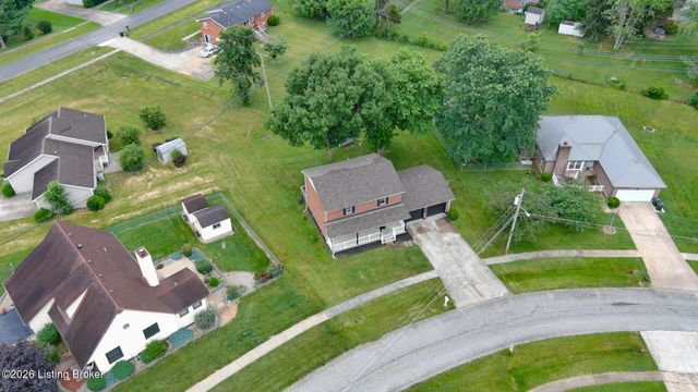 102 Kristen Ct, Radcliff, KY 40160