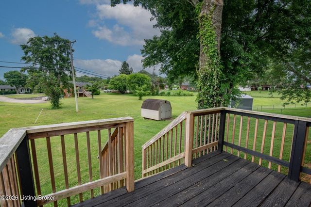 102 Kristen Ct, Radcliff, KY 40160